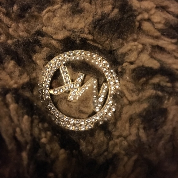 Micheal Kors Cheetah Slippers - Picture 3 of 7